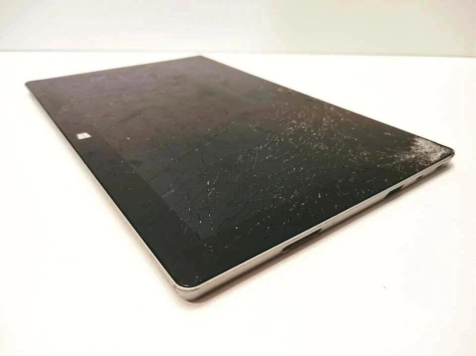 *BROKEN SCREEN* MICROSOFT SURFACE 2 1572 RT 64GB TABLET LAPTOP WINDOWS 10.6 IN - Image 2 of 4