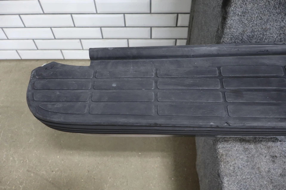 95-00 Chevy Tahoe Suburban GMT400 Chrome Rear Bumper Assembly - Image 4 of 4