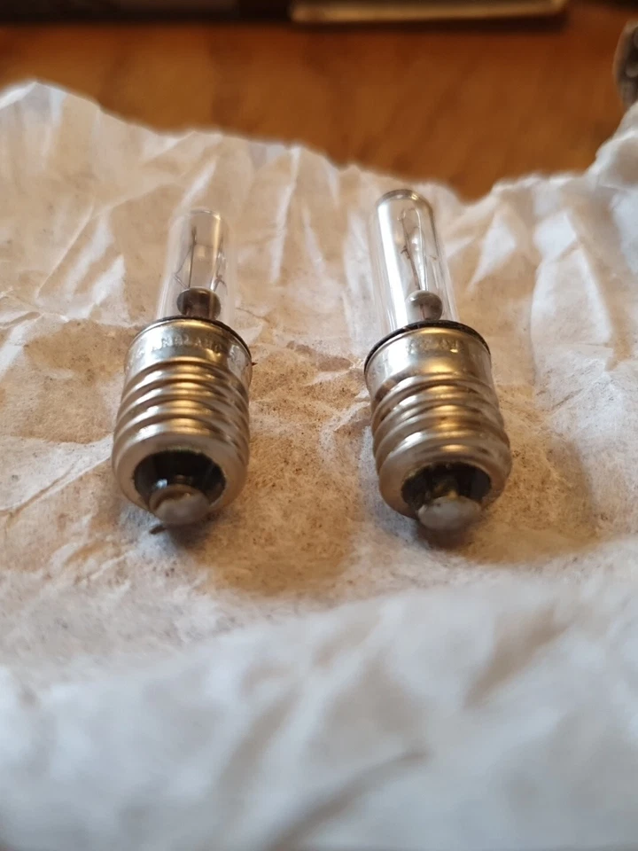 2x Genuine NOS Hivac Panel Bulb 24S6 Screw Type 24V 2.4W Military Lorry Dash - Image 3 of 4