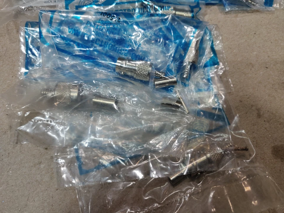 Lote de conectores PNC aleatorios, crimpadoras, etc. Foto 2 de 4