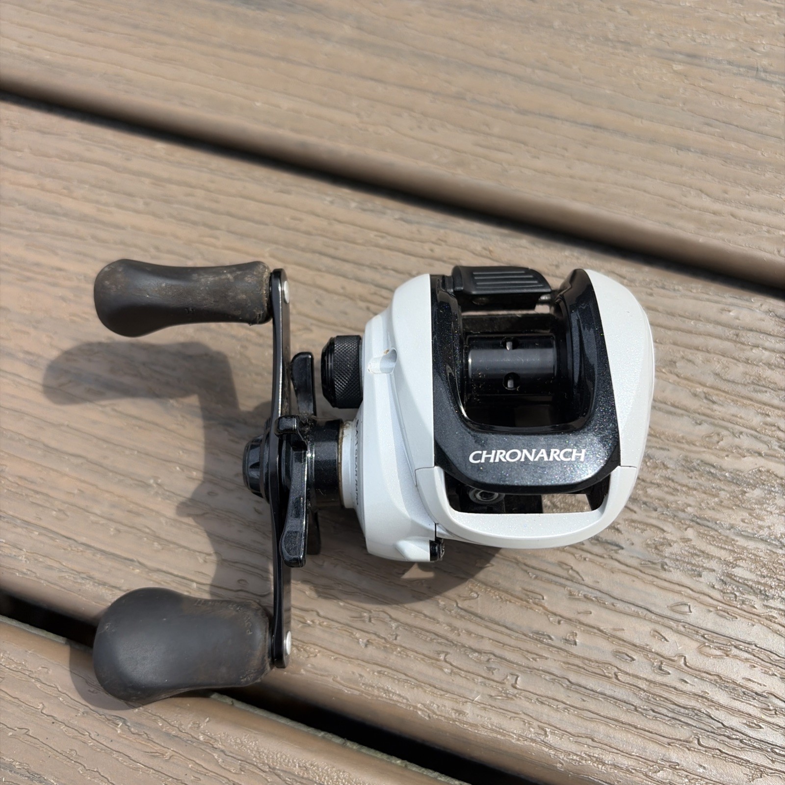 Shimano Chronarch 50E White RH Fishing Reel 6.4:1 Ratio. Rare!