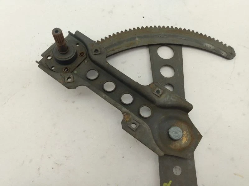 VOLVO 245 WAGON Passenger Right Front Manual Window Regulator Fits 1975-1989  - Image 4 of 4