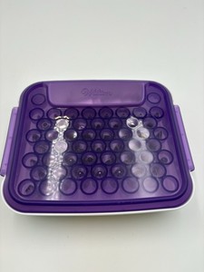 Wilton Cake Decorating Tip Organizer Case w/ 52 Vtg Magic Tips & 2 Flower Tools