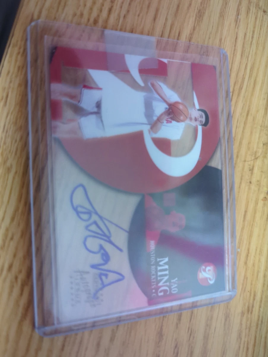 Topps Yao Ming Basketball Autographed Sports Trading Cards
