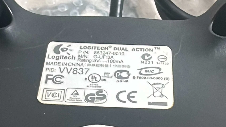 Logitech Dual Action G-UF13A Wired Gamepad Controller PC/PlayStation Compatible - Image 2 of 2