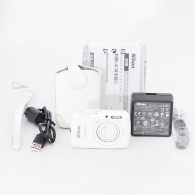 Nikon COOLPIX S01 ホワイト 充電器付き Nikon COOLPIX S01 White Compact Digital Camera 10MP Touchscreen