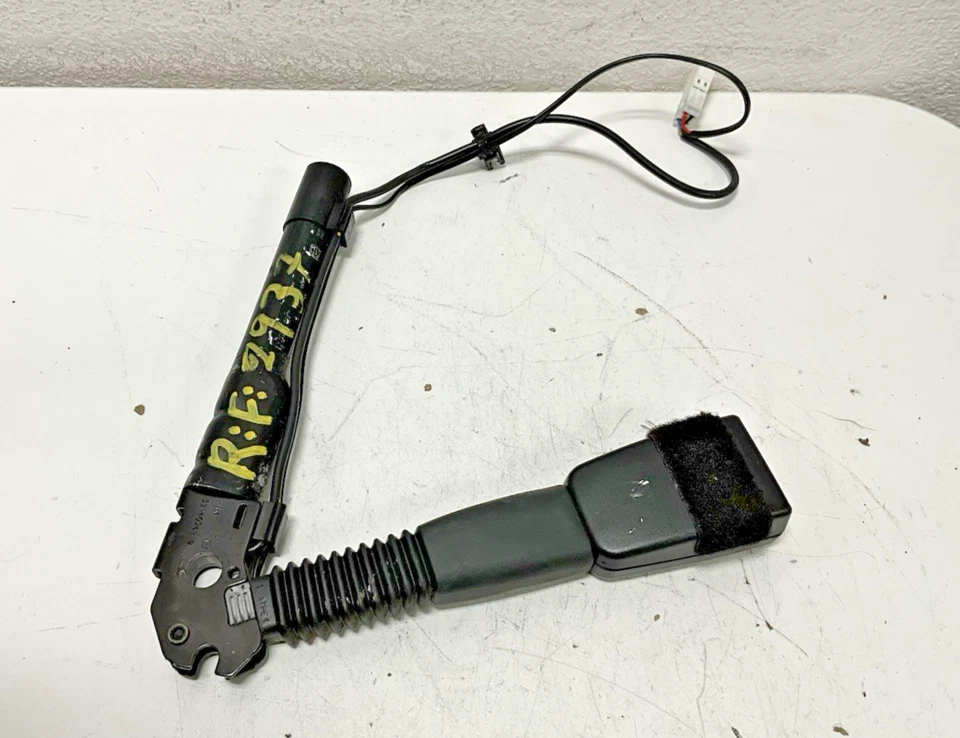 BMW 328i 2013 hebilla de cinturón de seguridad delantero derecho 725938802 OEM Foto 2 de 4