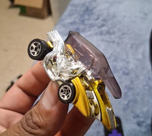 Vintage Hot Wheels 1999 Gold Motor Psycho Toy Diecast Car Encased Bicycle