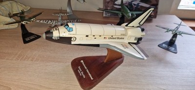 Discovery Spaceshuttle NASA USAF  Rockwell International 1:144 Holzmodell selten