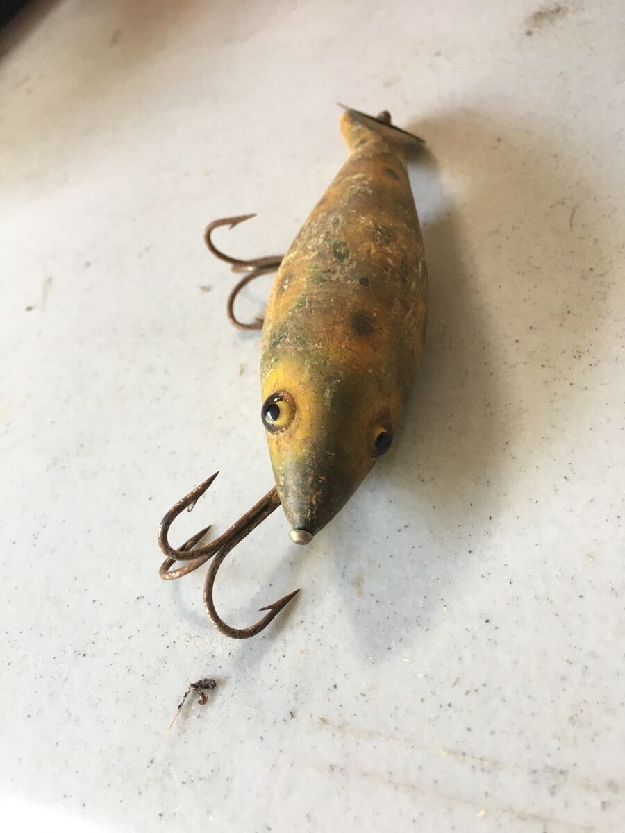 Old Vintage Antique Wooden Fishing Lure - Heddons Dowagiac Old Vintage Antique Wooden Fishing Lure - Heddons Dowagiac