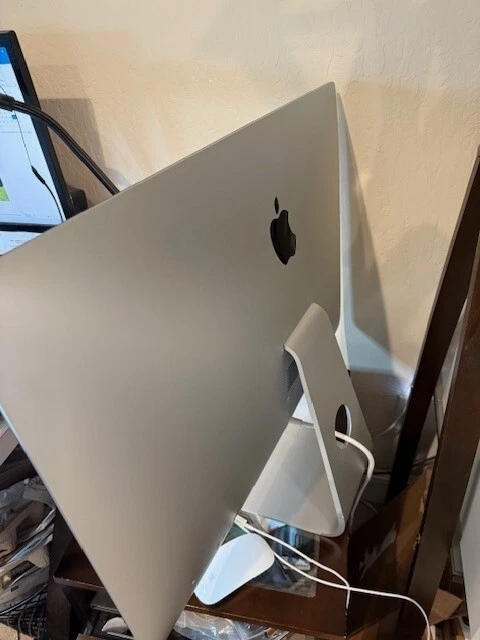 2017 Apple iMac with Retina 5K Display (27-inch, Core i5, 3.5 GHz, 8GB RAM, 1TB - Image 4 of 4