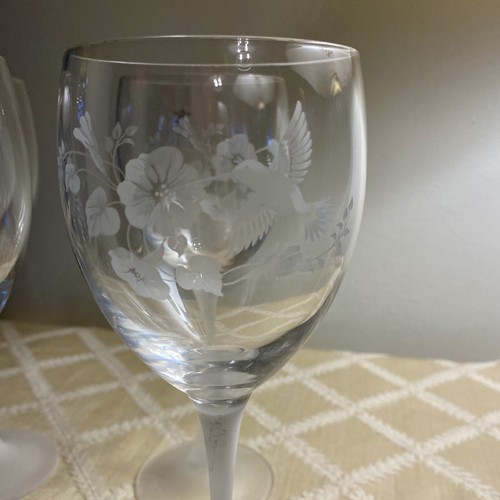 Set Of 4 Hummingbird Frosted Lead Crystal Wine Glasses Avon NEW 8” - Picture 2 of 8