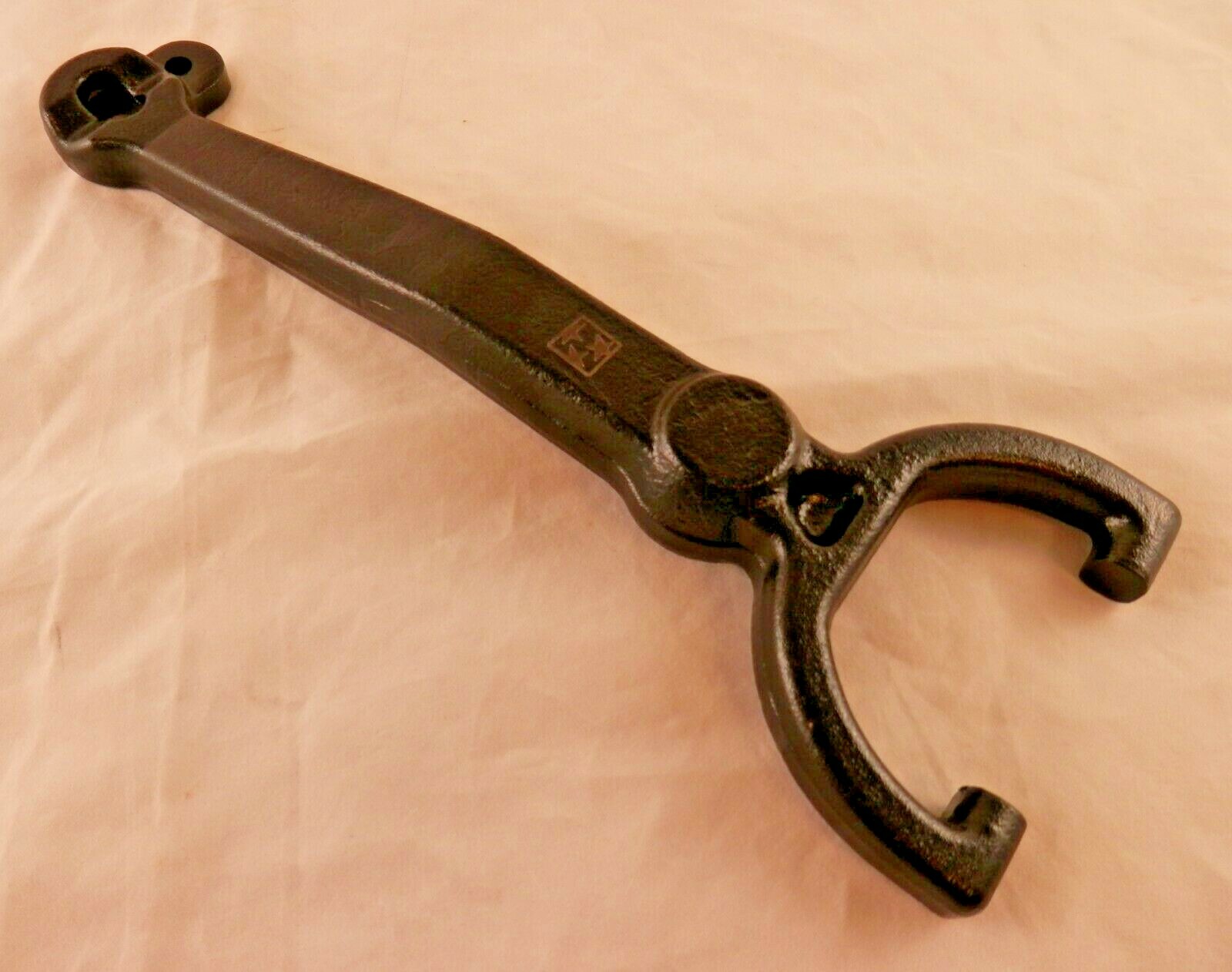 Clutch Fork 90-03 Chevy GMC Medium Duty Trucks Diesel Engines  