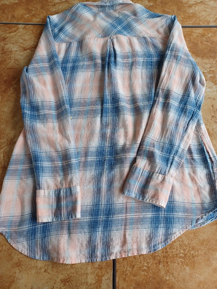 Girl Krazy Cotton Button up Shirt Medium Plaid long sleeve Pin, white, blue - Image 4 of 4