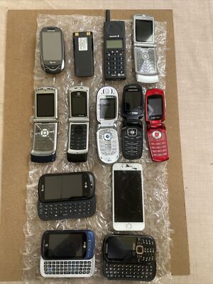 LOT OF 12 Assorted CELL PHONES *Apple, LG, Samsung, Motorola, Ericsson  - Main Image