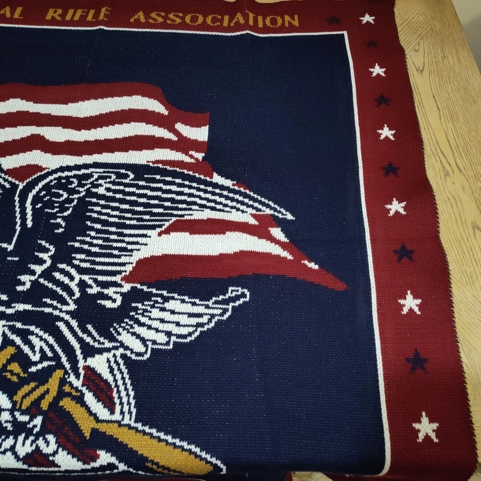 Manta grande de la Asociación Nacional del Rifle de la NRA tejida 45" por 45" Foto 4 de 4
