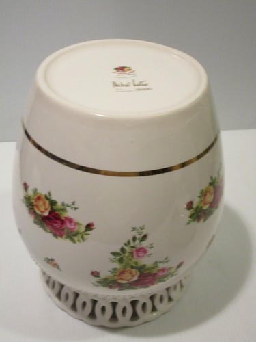 Royal Albert Old Country Roses Large Biscuit Jar - Picture 6 of 8