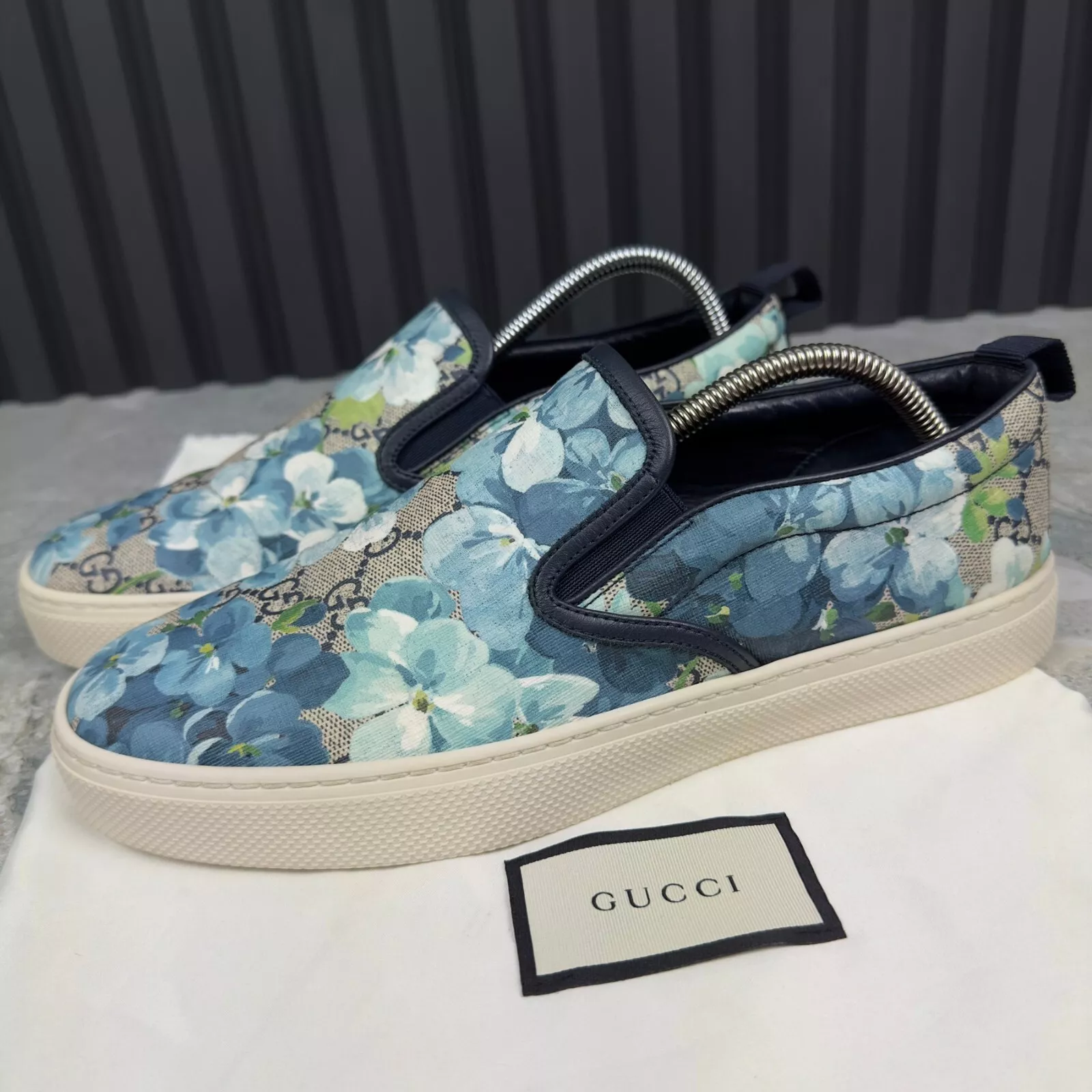 GUCCI Bloom imprimé fleur bleu GG toile suprême à enfiler 8,5 G ou 9 US 42,5 EU