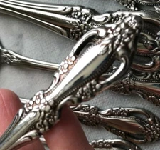 RAPHAEL Oneida Stainless Distinction Deluxe Silverware Flatware Your Choice EUC