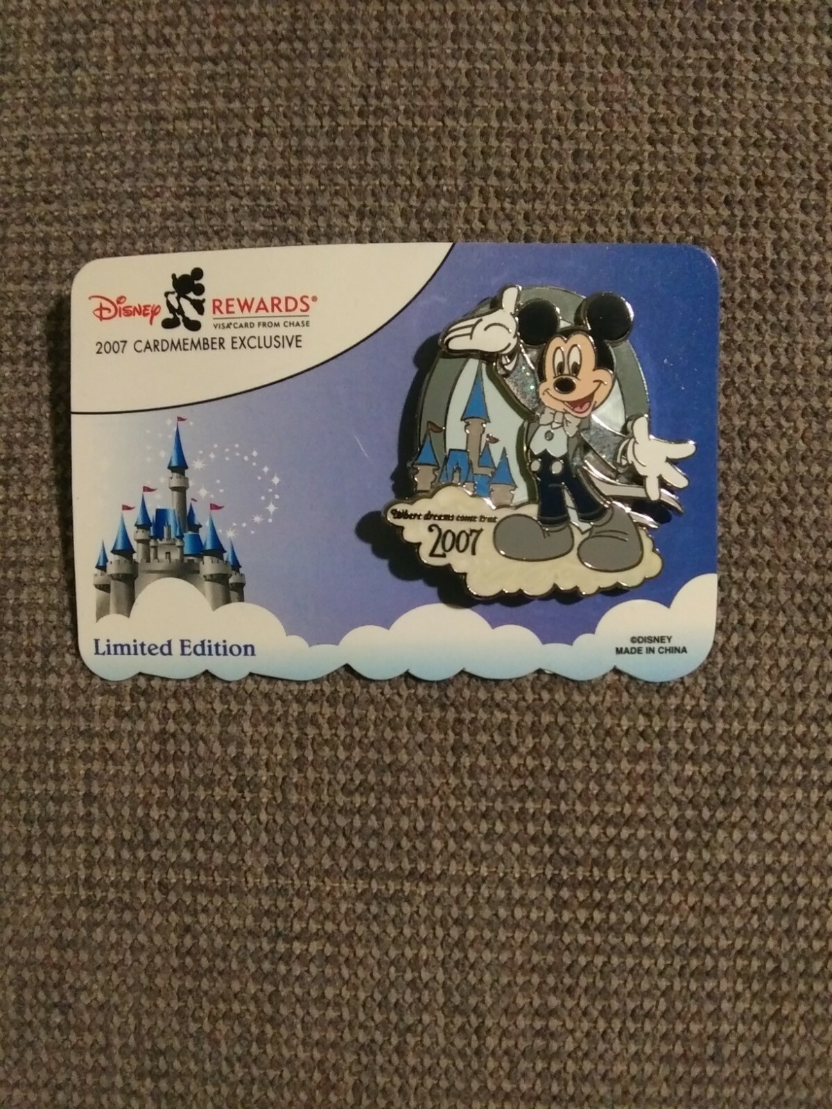 NEW Disney Rewards Pin~Cardmember 2007 Exclusive~MICKEY MOUSE