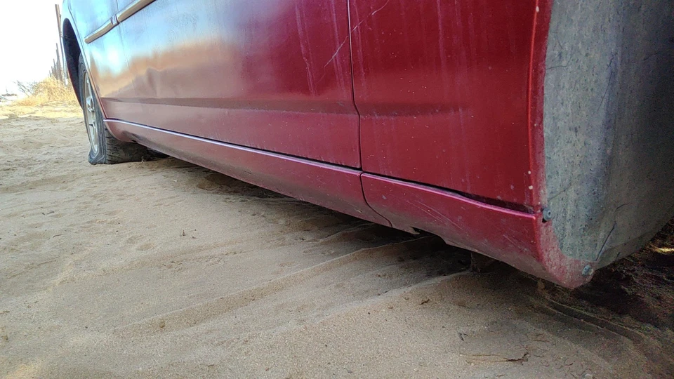 2006-2010 道奇充电器乘客右下摇杆面板成型侧裙 — 第 2/4 张图片