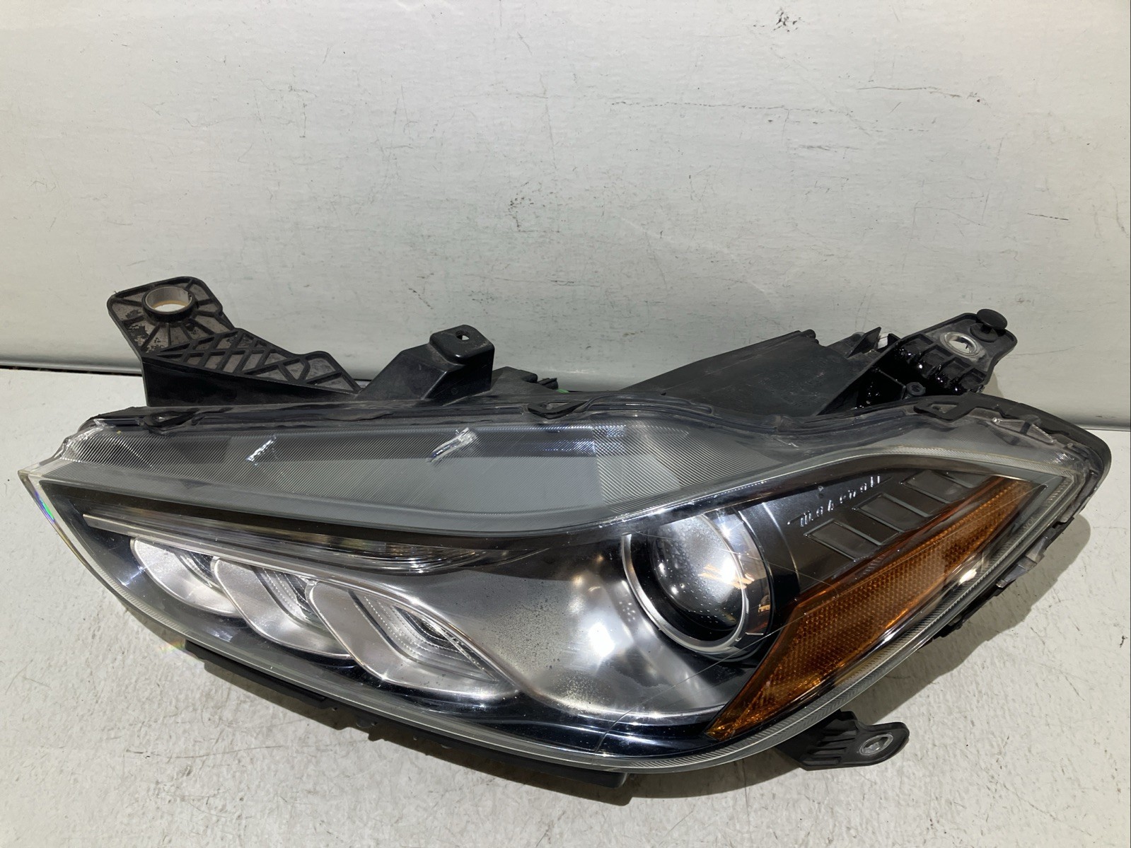 Maserati Ghibli 2014-2017 LEFT+UPPER+OUTER Headlight