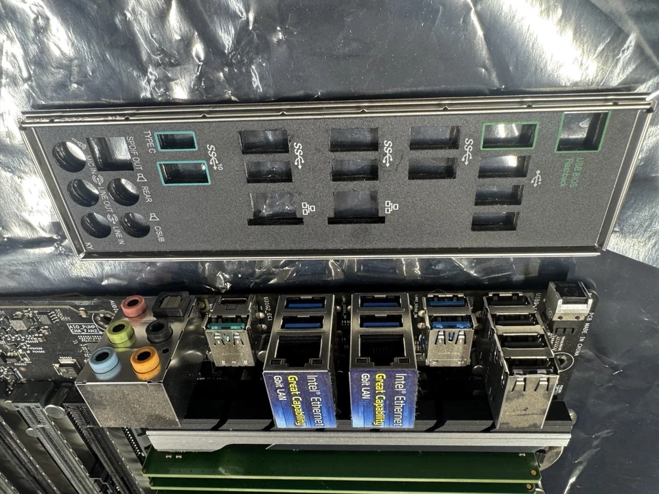 ASUS WS X299 Sage Workstation Motherboard, 32GB DDR4-2133, Intel i7-7800X - Image 4 of 4