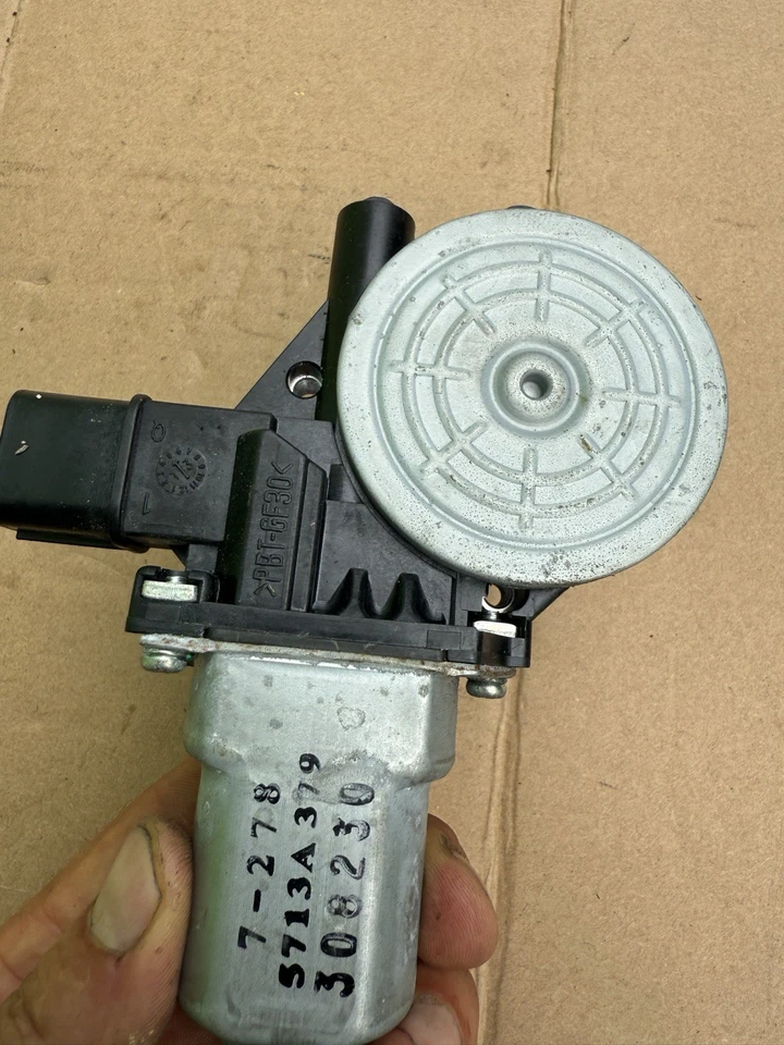 Motor ventana eléctrica puerta del conductor delantera izquierda Mitsubishi Mirage / OEM 7-278 5713A379 Foto 4 de 4