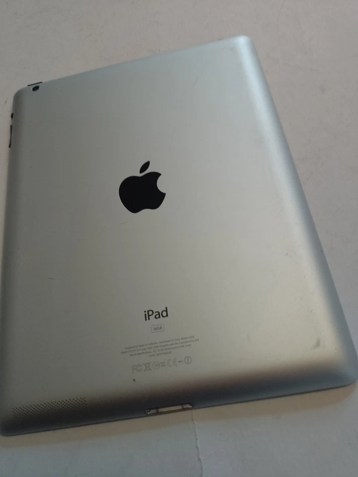 Apple iPad 3rd Generation ( MD368GP/A) 64GB Wi-Fi/ 3G, silver, locked, used - Image 2 of 4