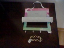 BRAND NEW GIRL'S PASTEL RAINBOW DAISY EARRING AND JEWELRY HOLDER WITH BRACELET