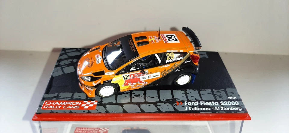 Ford Fiesta S2000 Champion Rally Cars 2010 Scala 1/43 - Immagine 2 di 3