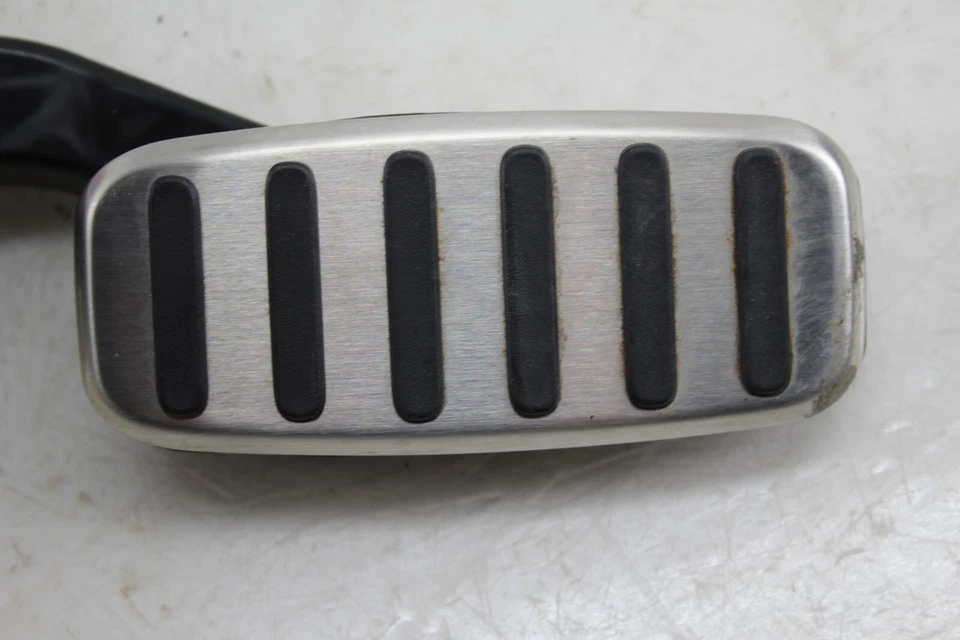 2012-2019 Fiat 500 Accelerator Pedal 68073429AB OEM EZ65 - Image 2 of 4