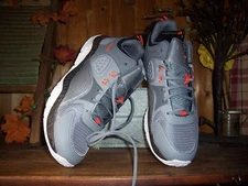 AND1 MENS GRAY LOW TOP BASKETBALL SHOES SNEAKERS SIZE 8.5 CASUAL SPORTS STYLISH