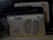 Nikon COOLPIX S3100 14.0MP Digital Camera - Silver