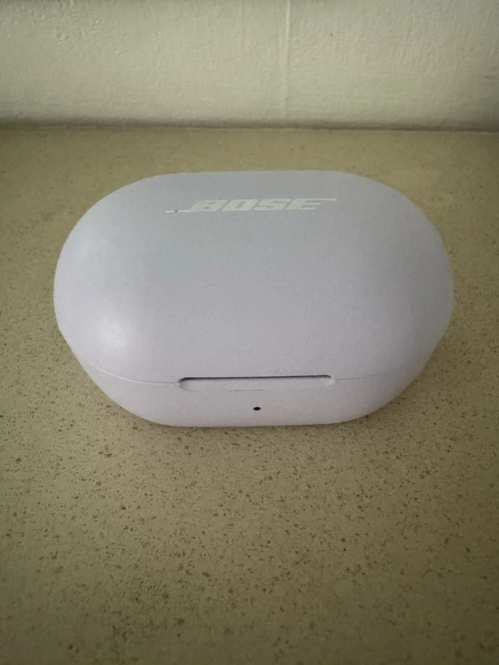 Bose QuietComfort Earbuds Wireless NC Headphones - Lilac [Scuffs/No Chrger], photo 1 of 5