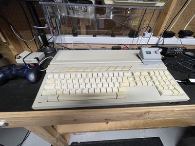 atari 1040 stf computer with extras