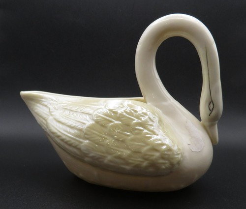 BELLEEK SWAN IRISH POTTERY - Picture 2 of 9
