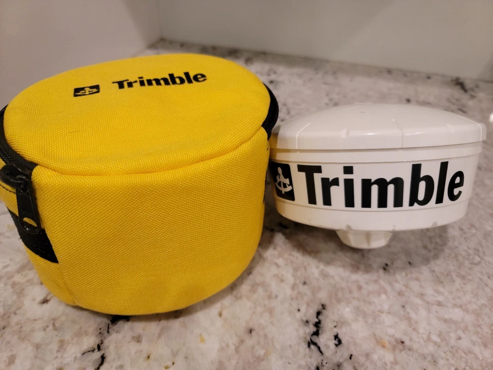 Trimble Beacon DGPS GPS / 29653-00 / 29654-01 With Bag and Antenna + - Image 2 of 4