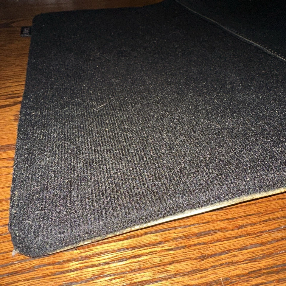 Dell Tablet Bag Brushed Fleece Interior Magnetic Closure Black Silver Nice Clean - Image 3 of 4