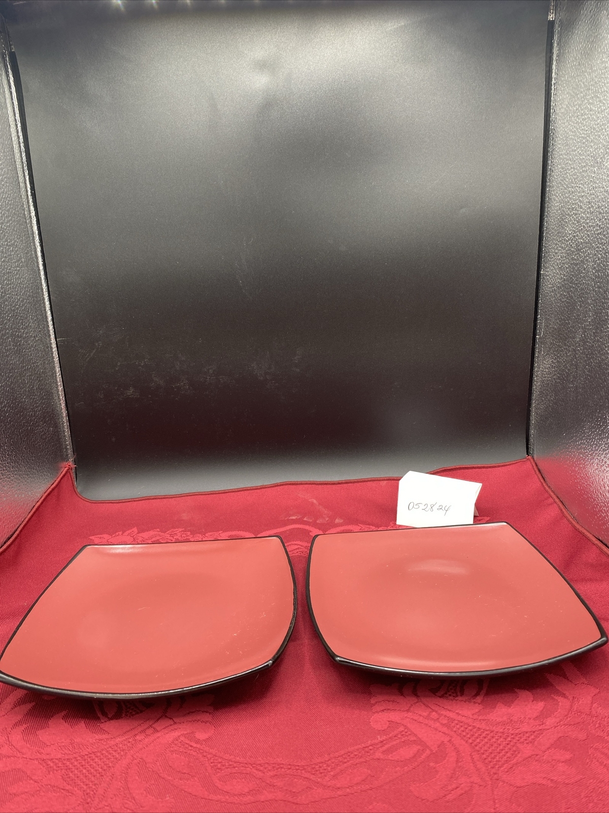 2-Gibson ELITE   7.5" SQUARE SALAD PLATE Red top Black Botto