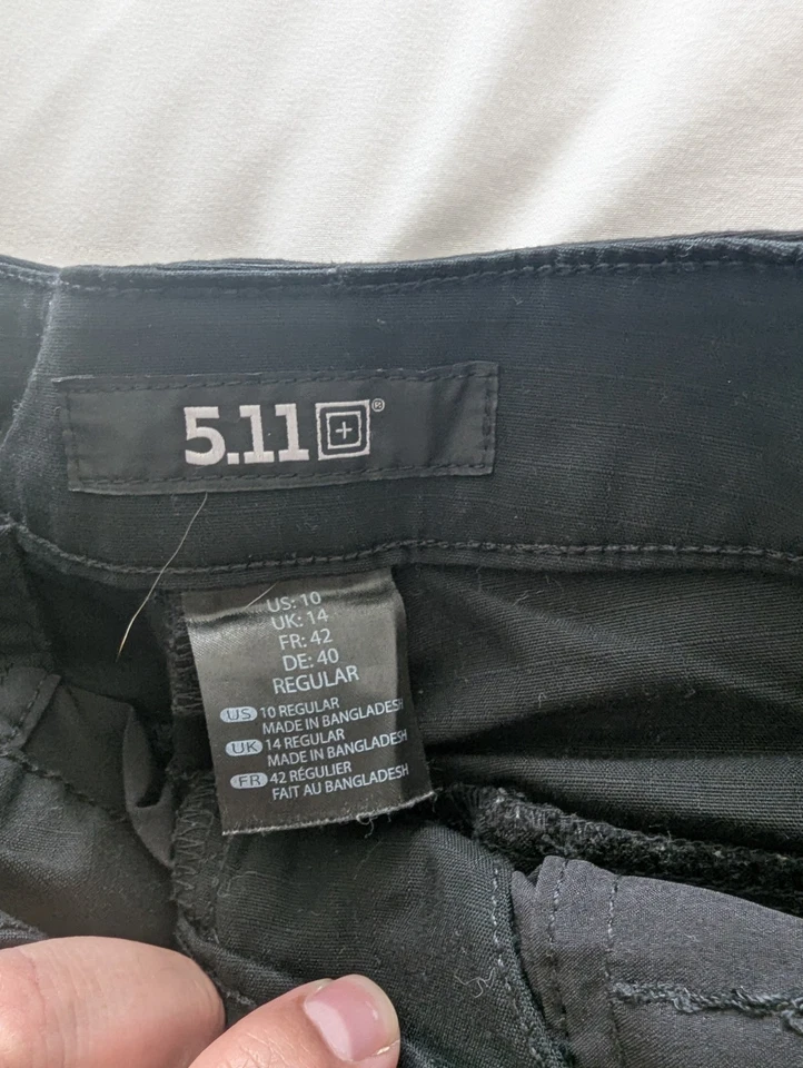 Pantalones negros para mujer 5,11 talla 10 carga táctica regular Foto 3 de 4