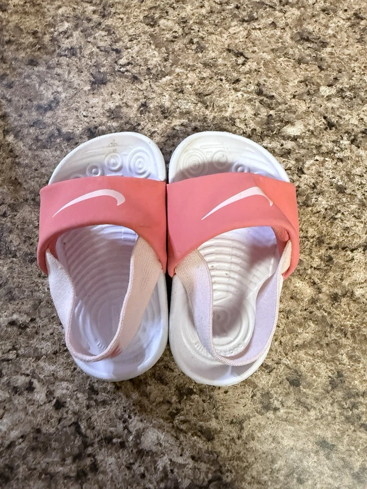 Zapatillas Nike Infantiles Niñas Talla 4C Color Melocotón Foto 2 de 3