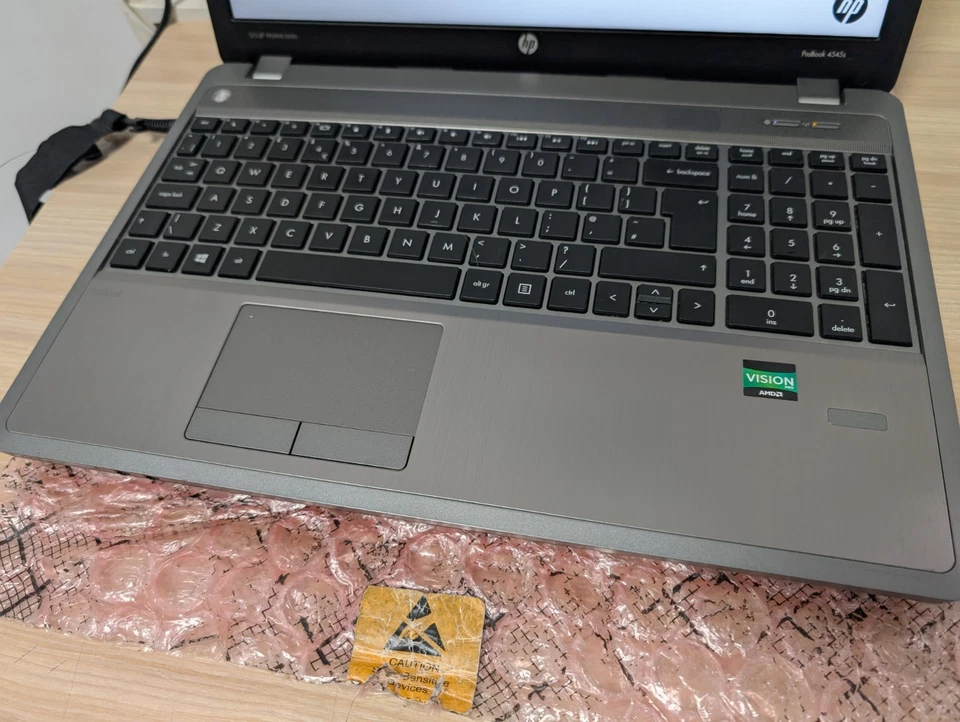 HP ProBook 4545s - AMD A4-4300M Radeon HD - 2GB Ram - No Storage - Image 3 of 4