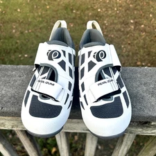 Pearl Izumi Women’s Tri Fly Select V6 Size 39EU/8.5 US w Exustar ARC-1 Cleats