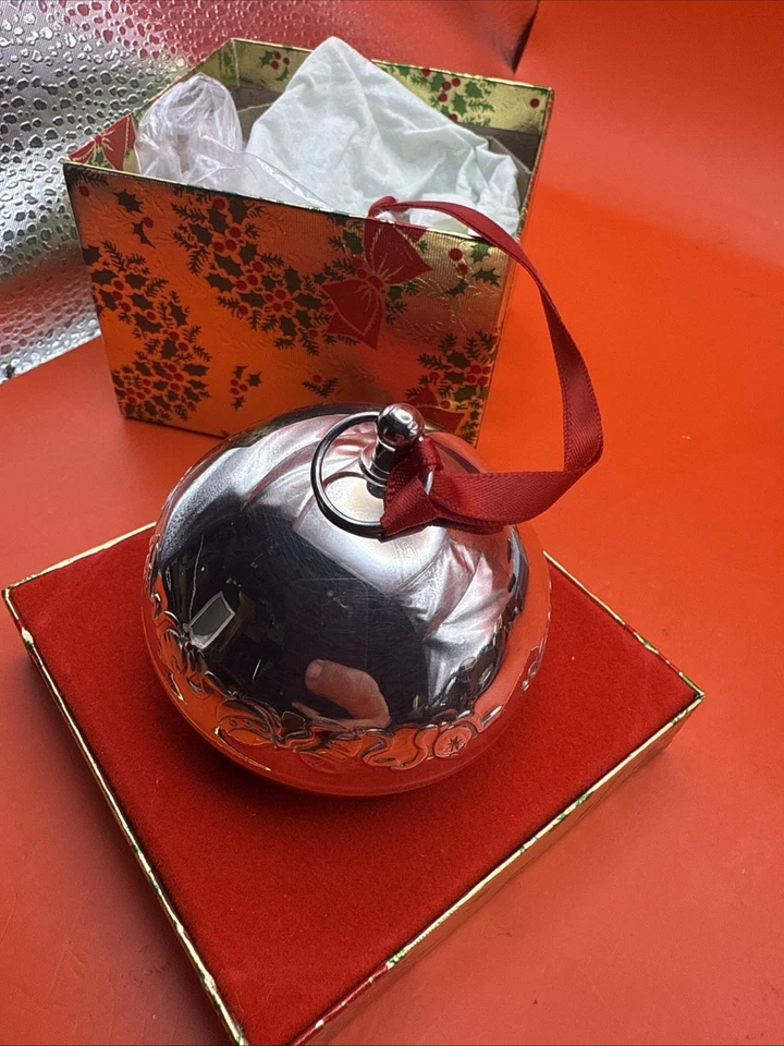 Wallace Vintage 1988 Anual Placa de Plata Jingle Trineo Campana Adorno de Navidad Foto 2 de 4