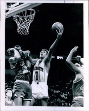 Larry Nance Holds As Kelly Tripucka Goes For Basket Sports 8X10 Vintage Photo
