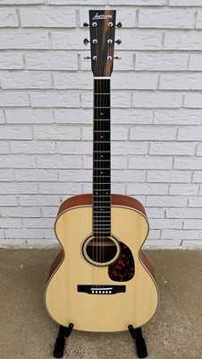 Brand New Larrivee Acoustic Guitar Model OM-40 w/HSC! -LL