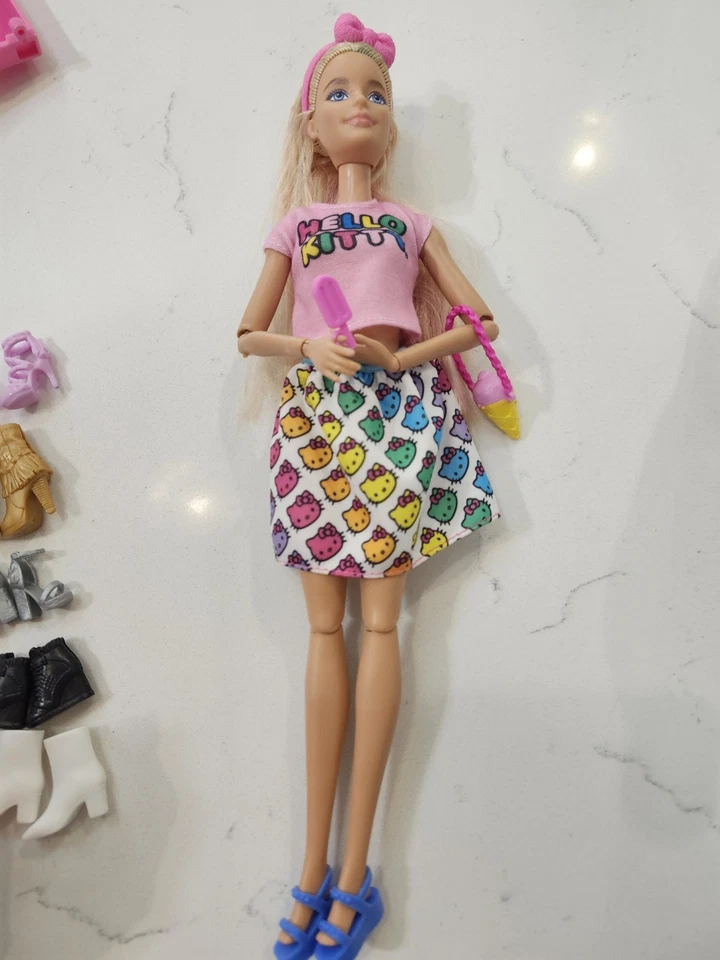 Mattel Barbie Doll & Closet Wardrobe Carry Case w/Clothes, Shoes, Accessories - Image 2 of 4