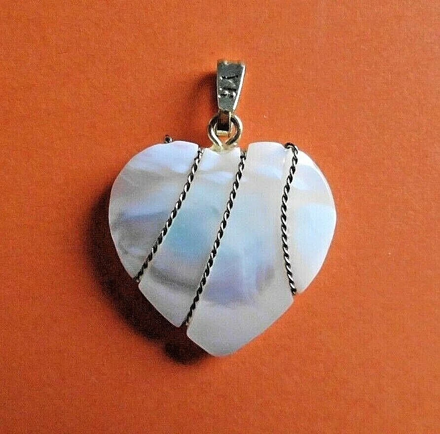 Anhänger Herz Perlmutt eingelassenes goldenes Kettchen YR = Yves Rocher. - Bild 2 von 2