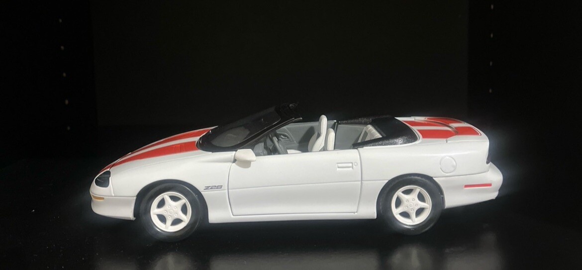 à vendre – chevrolet camaro z28 cabriolet (1996) – 1/18 – ertl – avec boîte – parfait état - Collection